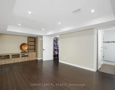 
24 Royal West Rd Angus Glen - 5 beds 6 baths 2 parking space(s) listed at $2399000