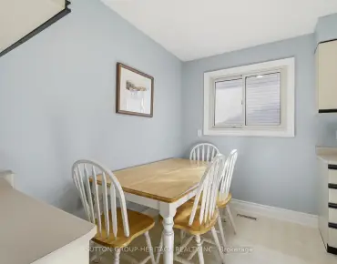 134 Booth Dr Stouffville - 3 睡房 2 卫生间 2 车位叫价1050000加元