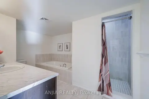 Vaughan Maple community 181 Parktree Dr For Sale