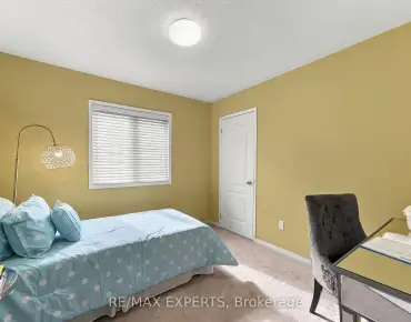 
27 Mallard Marsh Cres Oak Ridges - 4 beds 3 baths 2 parking space(s) listed at $1049000