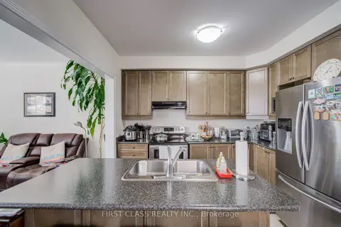Markham Cornell community 27 Cinemark Ave For Sale