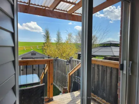 Vaughan Maple community 325 Isaac Murray Ave For Sale