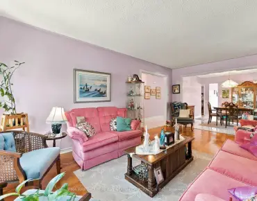 18 Deerglen Terr Aurora Grove - 3 睡房 3 卫生间 2 车位叫价1390000加元