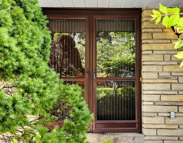 
5193 Aurora Rd Ballantrae - 4 beds 2 baths 2 parking space(s) listed at $948000