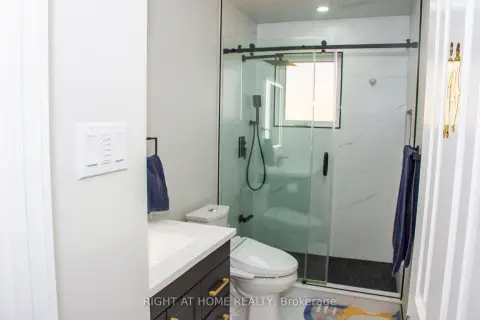 Richmond Hill Devonsleigh community 24 Aristotle Dr E For Sale