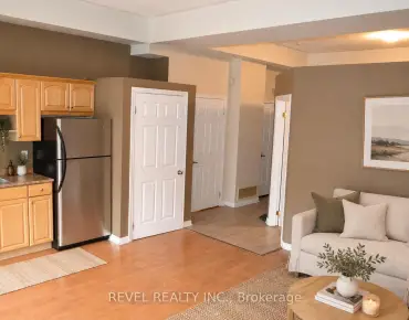 
2752 Bur Oak Ave Cornell - 3 beds 3 baths 2 parking space(s) listed at $1195000