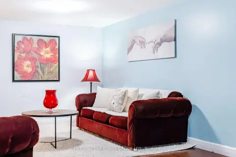 Richmond Hill Oak Ridges community 29 George St For Sale