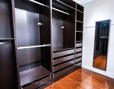 61 Magdalan Cres Jefferson - 4 睡房 6 卫生间 2 车位叫价1498800加元