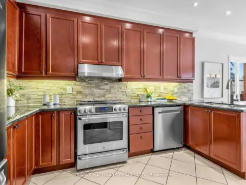Vaughan Patterson community 37 Cherry Bush Rd For Sale