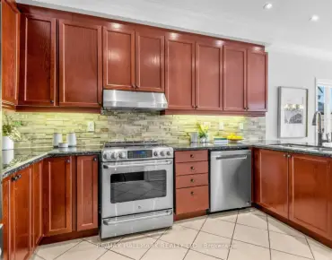 37 Cherry Bush Rd Patterson, Vaughan 3 beds 4 baths 1 garage $1.27M