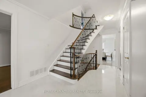 Markham Markham Village community 135 Tilman Circ For Sale