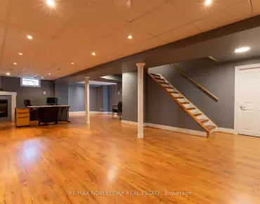 71 Castlepoint Dr Elder Mills, Vaughan 4 beds 3 baths 2 garage $1.25M