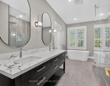 
48 Johnson St Thornhill - 4 beds 5 baths 3 parking space(s) listed at $3180000