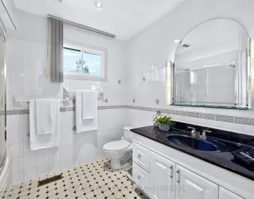 268 Fincham Ave Markham Village - 4 睡房 4 卫生间 2 车位叫价1440000加元