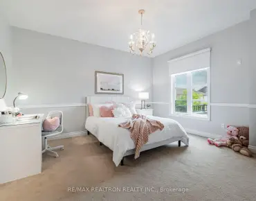 
95 Woodvalley Cres Patterson - 4 beds 5 baths 2 parking space(s) listed at $2599000