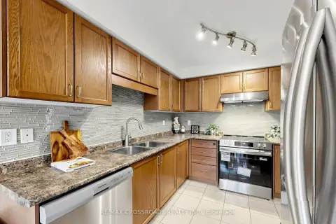 Whitchurch-Stouffville Stouffville community 78 Vera Lynn Cres For Sale