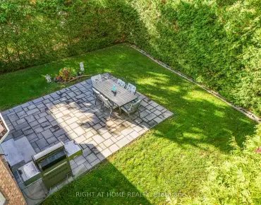 
212 Olde Bayview Ave Oak Ridges Lake Wilcox - 4 beds 3 baths 2 parking space(s) listed at $1429999