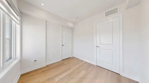 Richmond Hill Jefferson community 72 Ingersoll Ln For Sale