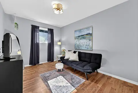 Newmarket Huron Heights-Leslie Valley community 836 Elgin St For Sale