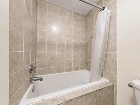 Richmond Hill Oak Ridges community 96 Drizzel Cres For Sale