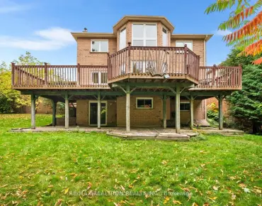 235 Kemano Rd Aurora Heights - 4 睡房 3 卫生间 3 车位叫价1820000加元