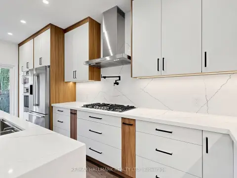 Richmond Hill Oak Ridges Lake Wilcox community 45 Colonial Cres For Sale