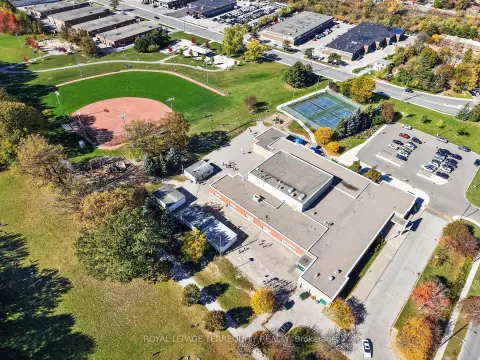 Markham Grandview community 9 Brightbay Cres For Sale