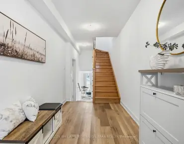 5458 Main St Stouffville - 3 睡房 4 卫生间 1 车位叫价788000加元