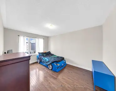 70 Retreat Blvd Vellore Village - 6 睡房 4 卫生间 3 车位叫价1699888加元