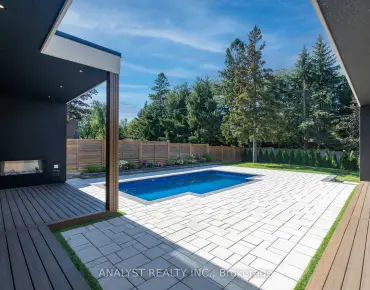 
82 Donhill Cres Kleinburg - 3 beds 6 baths 2 parking space(s) listed at $3998888