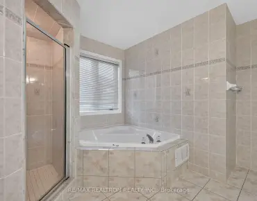 
12 Loudon Cres Beverley Glen - 4 beds 5 baths 2 parking space(s) listed at $1998000