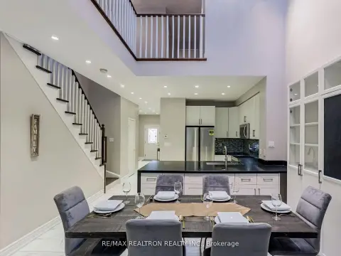 Richmond Hill Devonsleigh community 224 Yorkland St For Sale