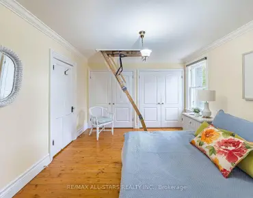 114 Main St Unionville, Markham 2 beds 2 baths 2 garage $1.35M