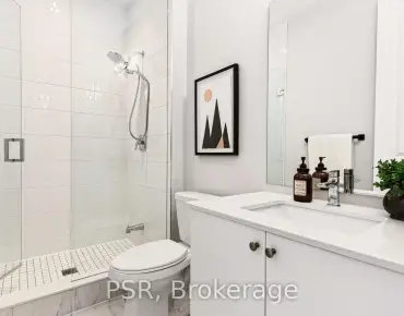 
33 Pine Heights Dr Vellore Village - 4 beds 5 baths 3 parking space(s) listed at $2239000