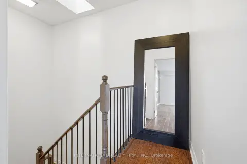 Vaughan Crestwood-Springfarm-Yorkhill 社区 7 Brighton Pl 镇屋出售 - 多伦多地产经纪推荐