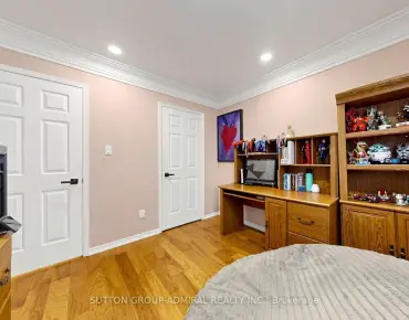 104 Topham Cres Westbrook - 4 beds 4 baths 2 parking space(s) listed at $1598000