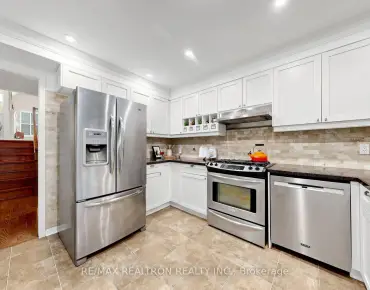 
25 Waterbridge Ln Unionville - 3 beds 4 baths 2 parking space(s) listed at $1399000