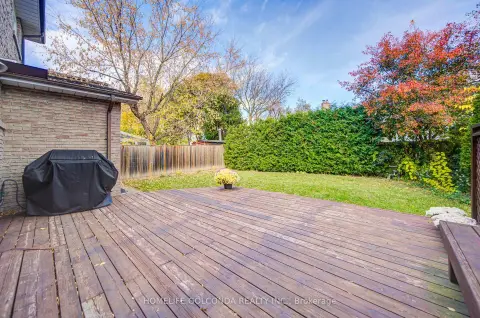 Markham Aileen-Willowbrook community 35 Aileen Rd For Sale
