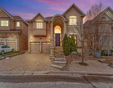 
Thornhill Woods Dr <a href='https://luckyalan.com/community.php?community=Vaughan:Patterson'>Patterson, Vaughan</a> 4 beds 5 baths 2 garage $1.799M