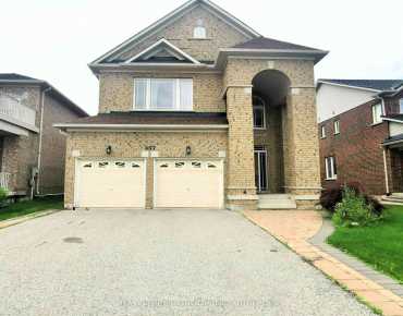 
130 Gordon Circ Gorham-College Manor, Newmarket 3 beds 4 baths 1 garage $1.125M