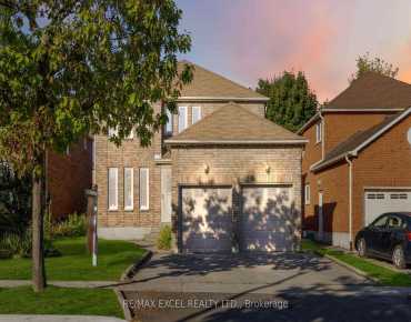 86 Lincoln Green Dr Bullock, Markham 2 beds 4 baths 1 garage $1.499M