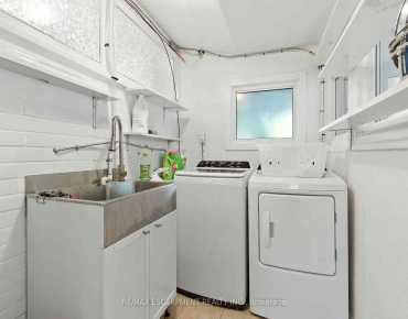 3866 Thomas St Churchill Meadows, Mississauga 3 beds 4 baths 2 garage $1.3M