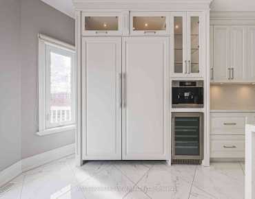 221 Elmwood Ave <a href='https://luckyalan.com/community_CN.php?community=Toronto:Willowdale East'>Willowdale East, Toronto</a> 4 beds 7 baths 2 garage $3.199M