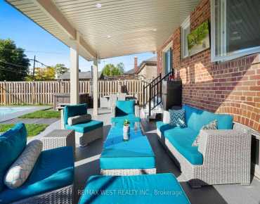 32 Birchcroft Rd Princess-Rosethorn, Toronto 3 beds 3 baths garage $1.875M