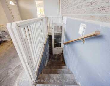 3263 Pebblewood Rd Meadowvale, Mississauga 4 beds 4 baths 2 garage $1.239M