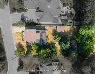 724-728 Montbeck Cres Lakeview, Mississauga 4 beds 2 baths 1 garage $1.5M
