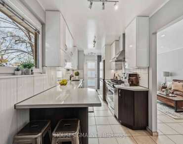 427 Lolita Gdns Mississauga Valleys, Mississauga 3 beds 2 baths 2 garage $1.17M