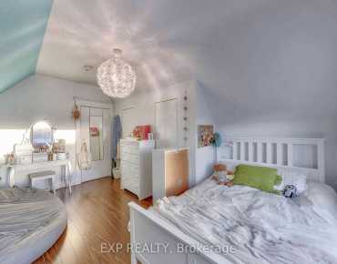 26 Forest Ridge Dr <a href='https://luckyalan.com/community_CN.php?community=Toronto:Forest Hill North'>Forest Hill North, Toronto</a> 5 beds 5 baths 1 garage $3.795M