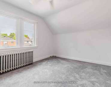 
27 Venn Cres Keelesdale-Eglinton West, Toronto 2 beds 2 baths 1 garage $798K