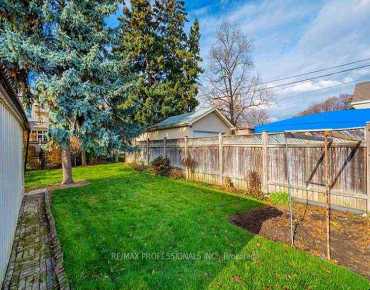 113 Melrose Ave <a href='https://luckyalan.com/community_CN.php?community=Toronto:Lawrence Park North'>Lawrence Park North, Toronto</a> 4 beds 4 baths 1 garage $2.44M